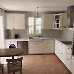 Villa Avec Piscine Accès Direct à Pied à La Privée *