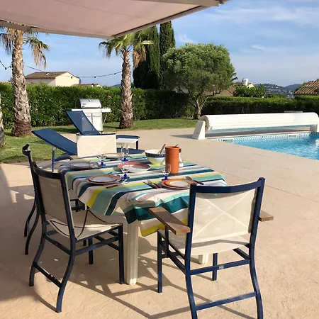 Avec Piscine Acces Direct A Pied A La Privee 别墅