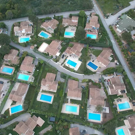 Avec Piscine Acces Direct A Pied A La Privee 别墅 格里莫
