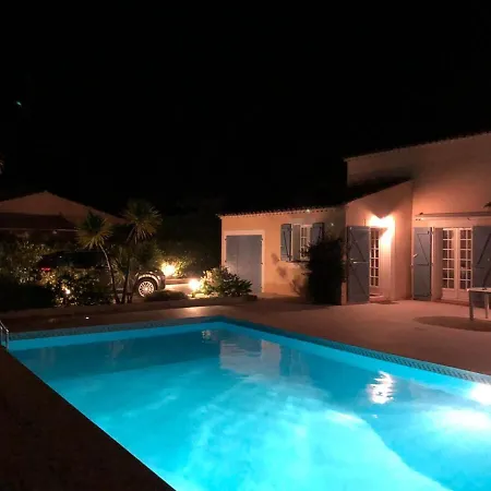 Avec Piscine Acces Direct A Pied A La Privee *