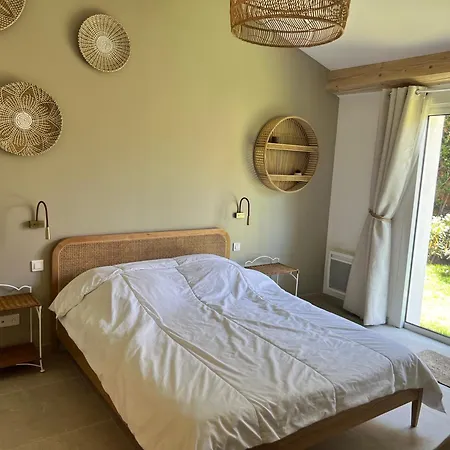 Avec Piscine Acces Direct A Pied A La Privee